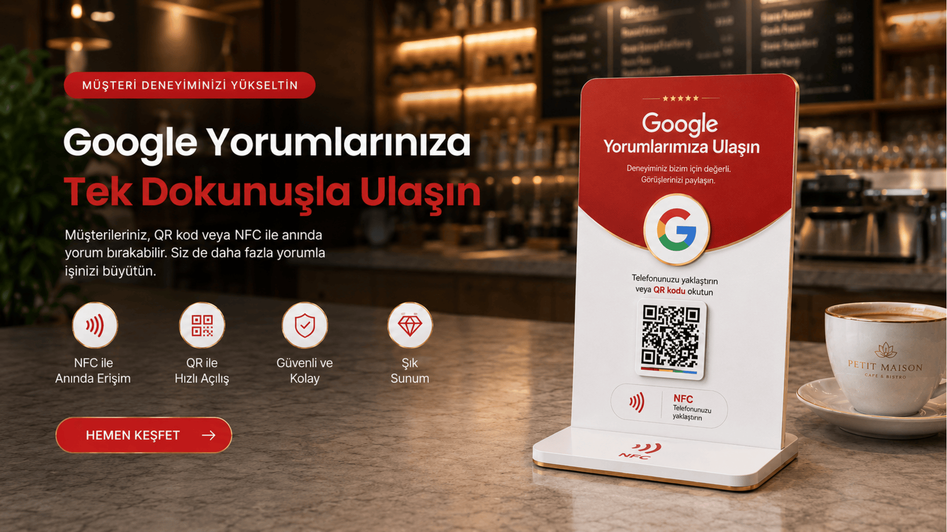 Kafe tezgâhında kırmızı-beyaz Google yorum NFC standı